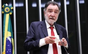 Comissão aprova critérios para colação de grau antecipada em universidades