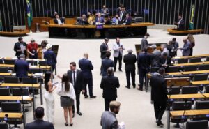 Câmara aprova PEC que estende imunidade tributária de entidades religiosas; acompanhe