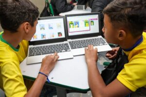 Índice de leitura na rede estadual de SP cresce com álbuns digitais de figurinhas de futebol