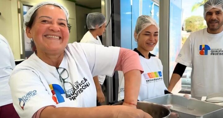 Avó de 62 anos conquista primeiro certificado de sua vida com o Caminho da Capacitação
