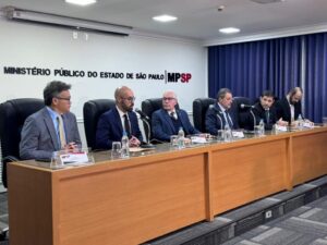 Operação da Polícia e MP de SP contra lavagem de dinheiro encontra fuzis e estrutura do tráfico em imóvel de investigados