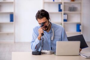 Comissão debate condições de trabalho no setor de call center; participe