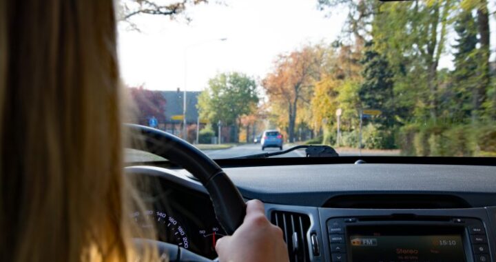 Nova lei permite renovação automática da CNH para motoristas sem infrações nos últimos 12 meses