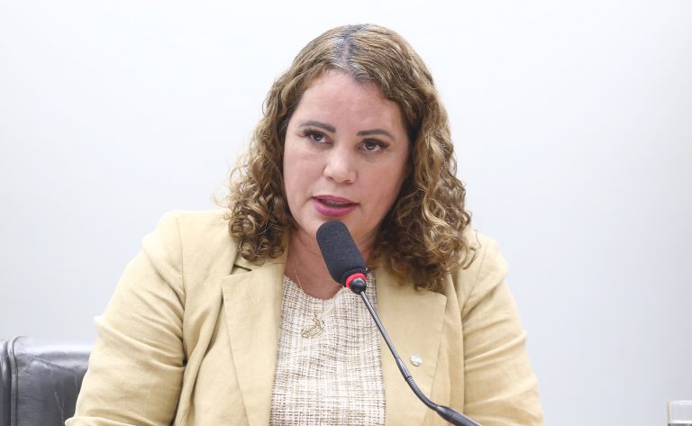 Comissão aprova inclusão da dignidade menstrual na Lei de Diretrizes e Bases da Educação