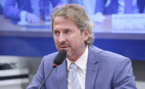 Comissão aprova diretrizes para incentivar trabalho voluntário e solidariedade na educação