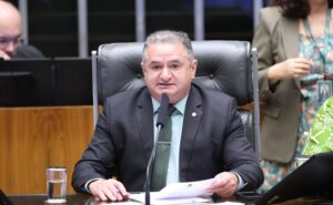 Projeto determina manutenção e cercamento de imóveis urbanos abandonados