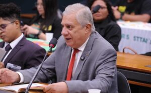 Comissão aprova proposta que torna permanente a Política para a Primeira Infância
