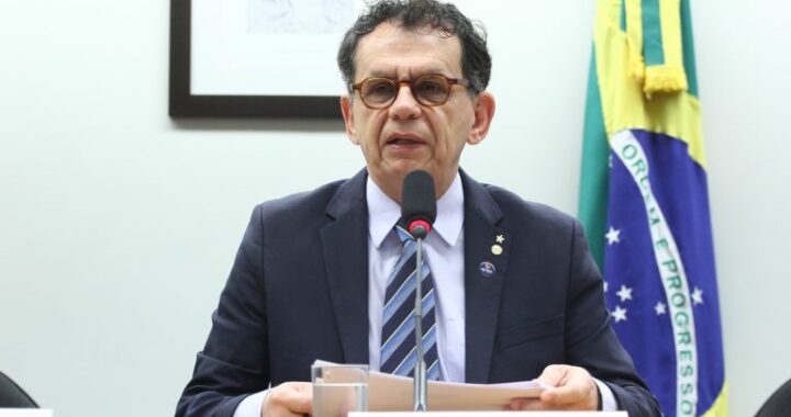 Comissão aprova projeto que transforma o Disque 100 em política de Estado