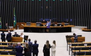 Câmara pode votar punição para uso de inteligência artificial em violência contra mulheres