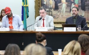 Especialista defende suspensão de licenciamento para exploração de terras raras em Minas Gerais