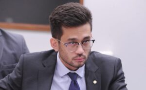 Comissão recebe denúncias de desvios do Bolsa Família pago à população em situação de rua