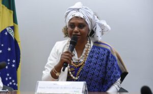 Religiosos de matriz africana e gestores públicos denunciam intolerância e racismo