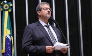 Comissão aprova obrigatoriedade de classificação de plásticos em produtos no Brasil