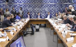 Líderes partidários definem na terça-feira projetos que serão analisados pelo Plenário