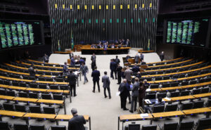 Plenário da Câmara pode votar projetos sobre segurança pública, saúde e direitos das mulheres