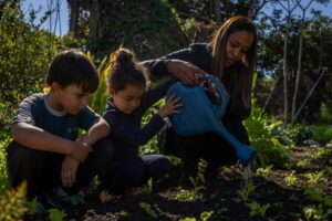 Escola rural é o primeiro imóvel a receber água tratada após 40 anos de espera em bairro de São Bento do Sapucaí: ‘agora a gente tem água limpinha para cozinhar’ 