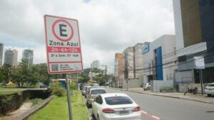 Comissão aprova fim de pontos na CNH por estacionamento irregular em Zona Azul