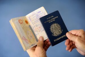 Comissão debate direito de migrar e proteção a brasileiros no exterior; participe