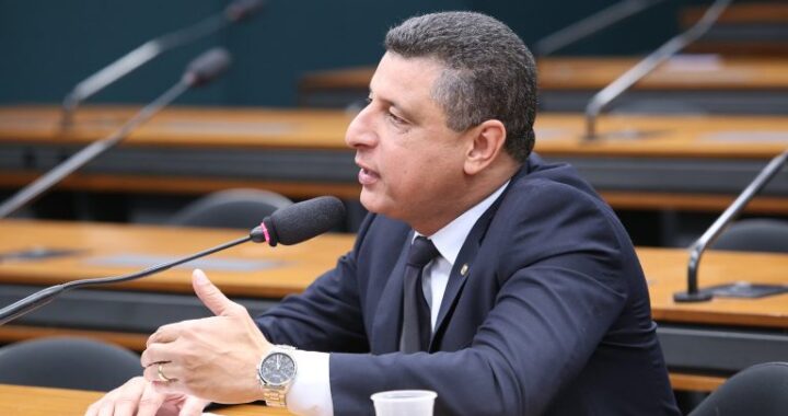 Comissão aprova bolsas para pesquisas científicas de curta duração e alto impacto