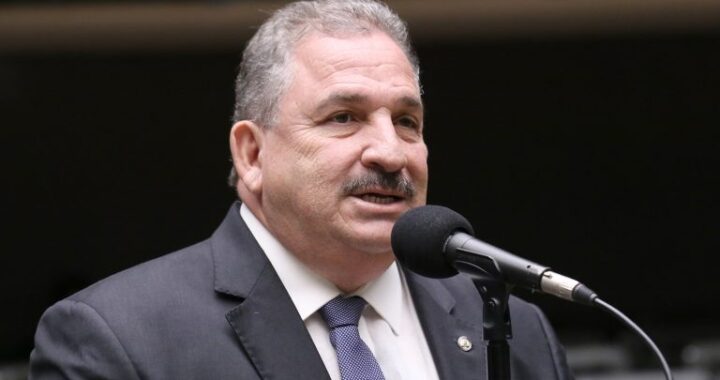 Comissão aprova autorização para governos custearem água e luz de feiras