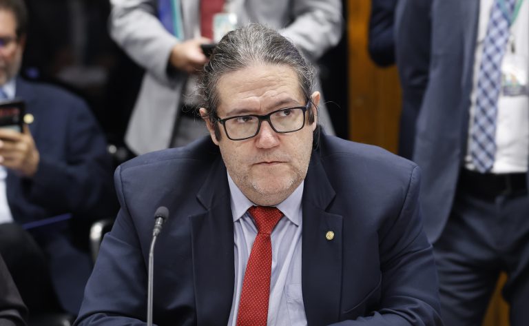 Comissão de Direitos Humanos aprova obrigatoriedade de registro de crimes de homotransfobia