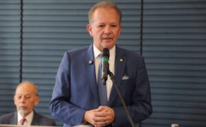 Lançada frente parlamentar em defesa de universidades públicas estaduais e municipais