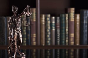 Projeto autoriza pessoa que auxilia uma das partes a recorrer de decisão judicial