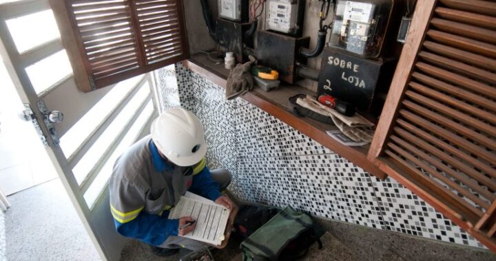 Projeto agrava pena para furto e roubo com falsa identidade profissional