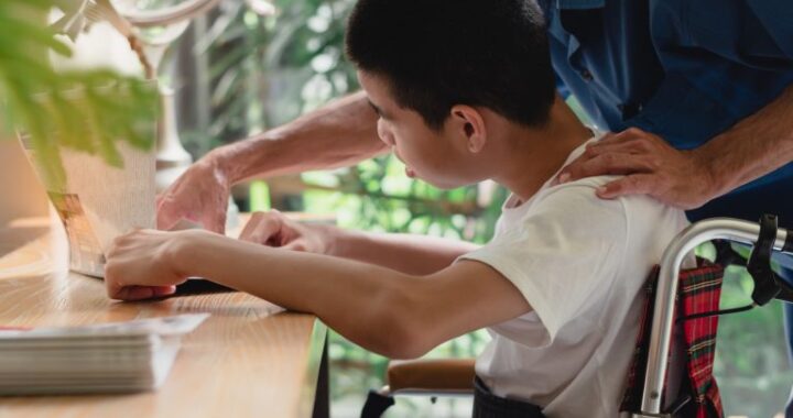 Projeto inclui estudantes com deficiência em regime escolar especial
