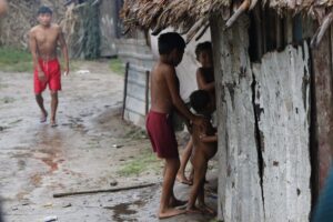Comissão aprova diretrizes para desapropriar terrenos de comunidades vulneráveis