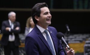 Projeto cria política nacional de avaliação e premiação de servidores