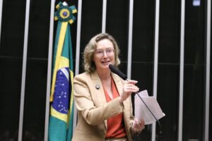 Projeto reconhece cães e gatos como sujeitos de direitos