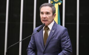 Comissão aprova regra sobre uso de dados por inteligência artificial