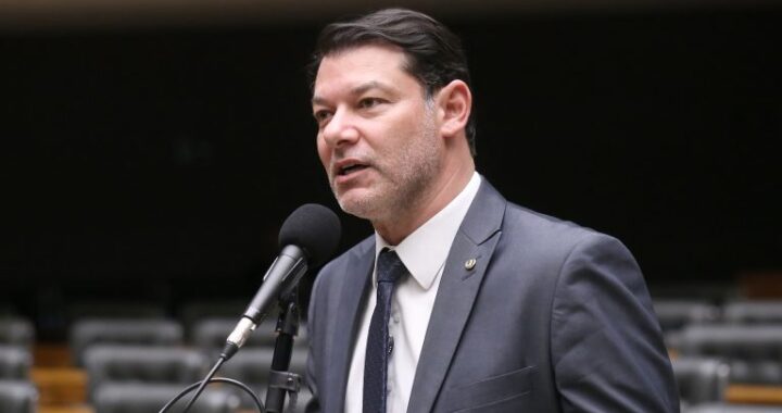 Projeto prevê renegociação de dívidas do Fies até 2024 e novas rodadas a cada dois anos