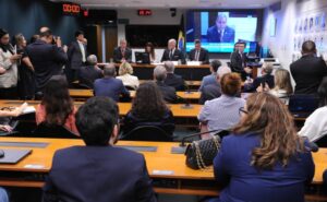 Comissão externa sobre pirataria pode votar relatório parcial na terça