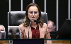 Comissão aprova programa de incentivo à contratação de mães atípicas