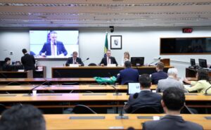 Conselho de Ética analisa processos contra quatro deputados nesta terça-feira