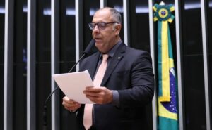 Câmara aprova projeto que reconhece futebol como manifestação da cultura nacional; acompanhe