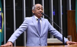 Projeto exige autorização judicial para crianças criadoras de conteúdo digital