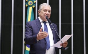 Comissão aprova regras para afixação de placas sobre entrega voluntária de bebês para adoção