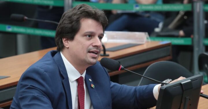 Comissão aprova incentivos para desenvolver IA brasileira