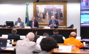 Trabalhadores defendem aprovação de projeto que muda regras da aposentadoria especial