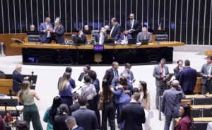 Câmara aprova redução de tributos sobre combustíveis e medidas para biocombustíveis; acompanhe