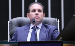 Presidente da Câmara defende soberania do país na área da saúde