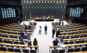 Câmara aprova criação de sistema de acompanhamento de estoque do SUS em tempo real