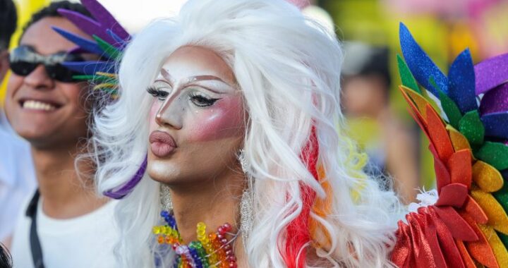 Projeto cria política nacional de combate ao transfeminicídio