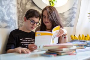 Projeto permite dedução integral do Imposto de Renda de gastos com educação de autistas