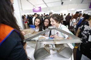 Feira de profissões da USP começa na próxima semana; veja como participar