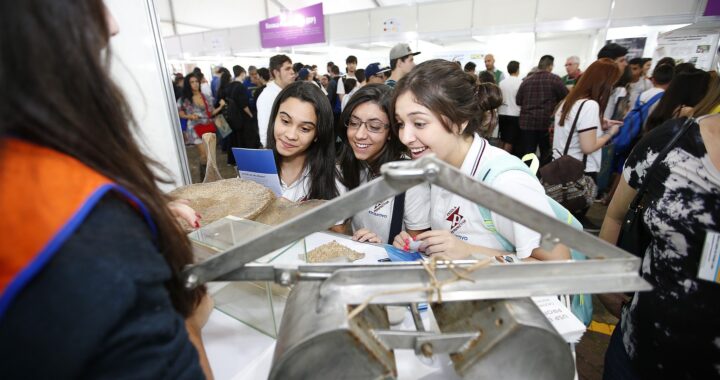 Feira de profissões da USP começa na próxima semana; veja como participar
