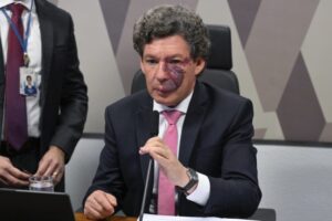 Comissão pode votar nesta quarta o fim da “taxa das blusinhas”